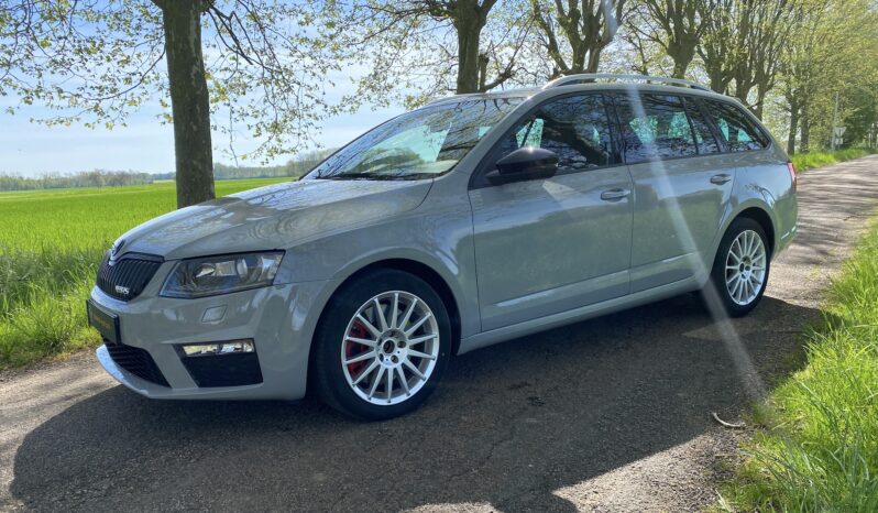 SKODA Octavia Combi – Version”RS”- 2.0L Tdi – 184 cv – Boite DSG6 – 155 000 kms – Historique – Entretiens OK full