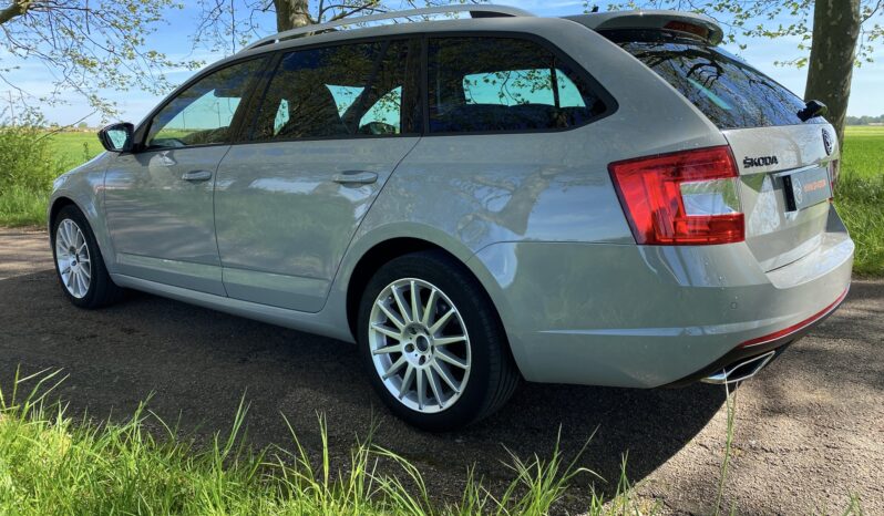 SKODA Octavia Combi – Version”RS”- 2.0L Tdi – 184 cv – Boite DSG6 – 155 000 kms – Historique – Entretiens OK full