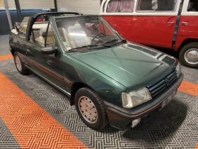 Peugeot 205 Cabriolet série “Roland GARROS” – 162 000kms – 1,4L 75cv – 1992